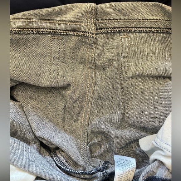 - Guess - Los Angeles - Picture 10 of 11